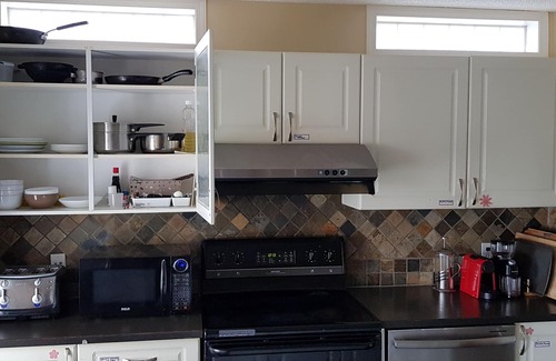 Tuscany House | Tuscan Ridge Guesthouse Calgary West