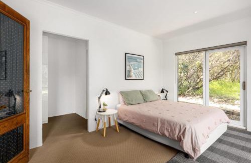 St. Andrews Beach House | Pet-Friendly Holiday Homes in Saint Andrews Beach, Australia
