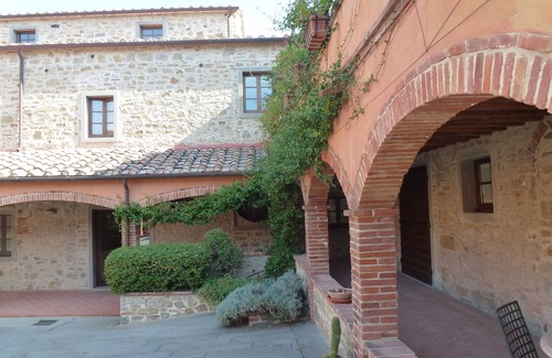 Cortona Apartment | Charming House of Character with Pool Near Cortona