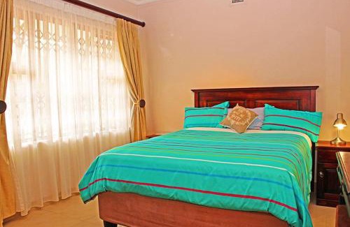 Port Edward House | Oceanfront Escape at Tuscany By The Sea - Rated 8.9/10
