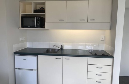Tahunanui Hotel | Discover Tuscany Gardens Motor Lodge: Family-Friendly Retreat