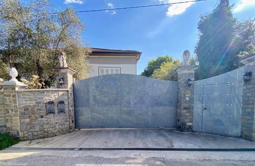 Pistoia Apartment | Cozy Tuscany House - A casa di Vale with Ocean Views
