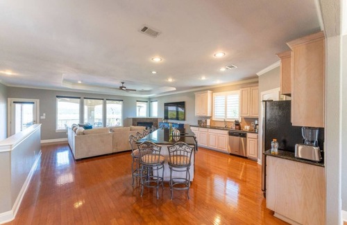 Point Venture House | Discover Tuscany - Lake Travis Waterfront Retreat Awaits