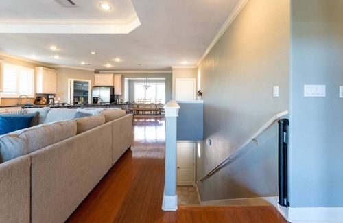 Point Venture House | Discover Tuscany - Lake Travis Waterfront Retreat Awaits