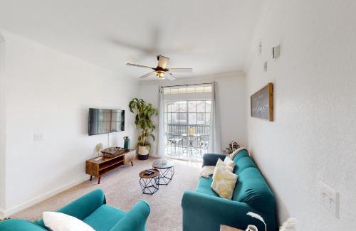 Four Corners Apartment | Relax in Tuscany Tranquility: Pet-Friendly Oasis with Pool
