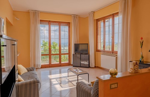 Rigutino Villa | Experience Tuscany View at Villa Arianna with Ocean Vistas