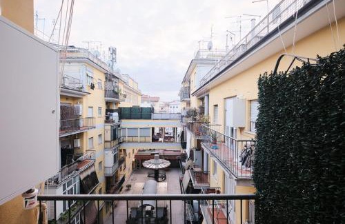 Cinecitta Apartment | Tuscolana White Apartment