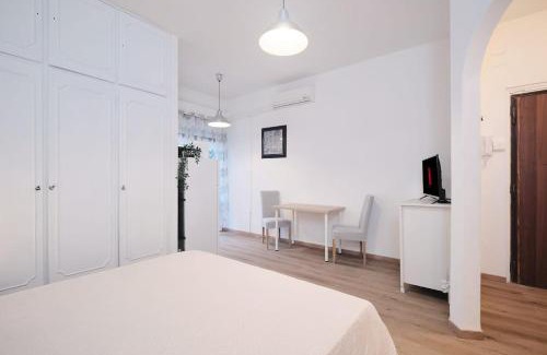 Cinecitta Apartment | Tuscolana White Apartment