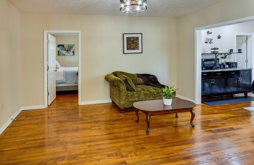 Macon County House | Scenic Tuskegee Countryside Retreat with Spa & Breakfast