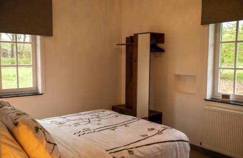 Meeuwen-Gruitrode Bed & Breakfast | Discover Tussen Heide en Bos: Pet-Friendly Retreat
