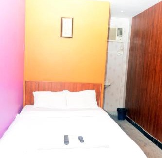 Kolkata House | Accessible Comfort at Tusthi Banquets with Great Reviews