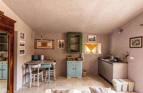 Serra San Quirico Bed & Breakfast | Experience Tuttaterra: Family-Friendly Stay with Pool Access