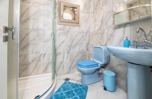 Karvelas Apartment | Discover Tutti Fruti: Family-Friendly Stay with Top Ratings