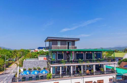 Son Trach House | Tropical Retreat at TuTu's Homestay Phong Nha