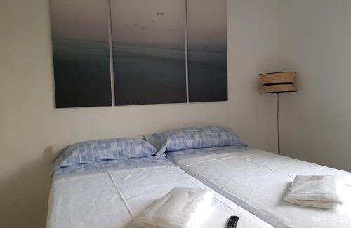 Galdakao House | Cozy TUUL ETXEA: Family-Friendly Stay Near Bilbao