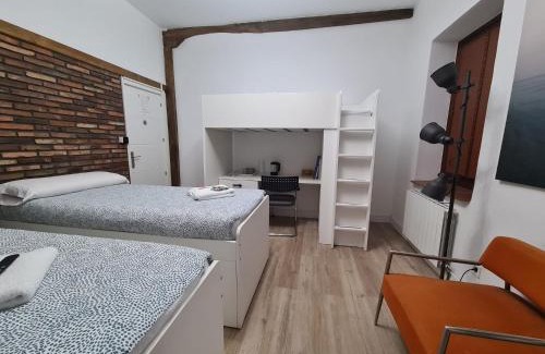 Galdakao House | Cozy TUUL ETXEA: Family-Friendly Stay Near Bilbao