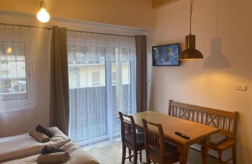 Lanersbach Apartment | Family-Friendly Retreat at Tuxie Haus - Rated 8/10
