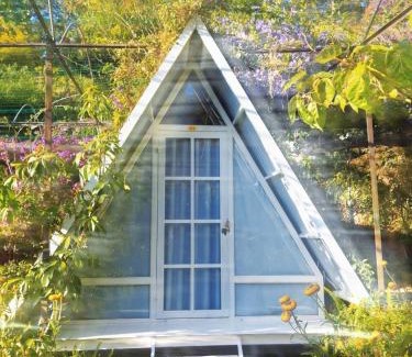 Da Lat Ski Chalet | Oceanfront Tuyết Hoa Hòn Bồ Homestay with Spa Retreat