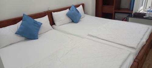 Tuy Hoa Hotel | Tuy Hòa Beach Hotel: Oceanfront Getaway with Pool & Breakfast