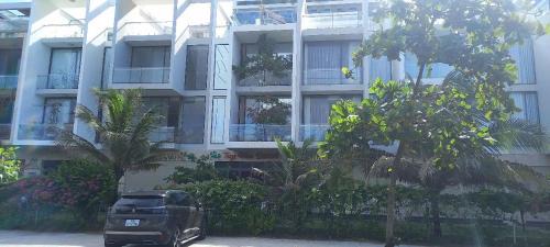 Tuy Hoa Hotel | Tuy Hòa Beach Hotel: Oceanfront Getaway with Pool & Breakfast