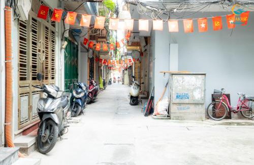 Doi Can Apartment | Budget-Friendly Stay at TV-Netflix STU 302 Near Uncle Ho's Mausoleum