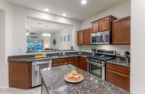 Norterra House | Ideal Retreat for Hikers & Bikers with Pool and Fire Pit