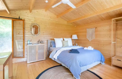 Byangum House | Eco-Friendly Tweed Hinterland Cabin with Pool & Hot Tub