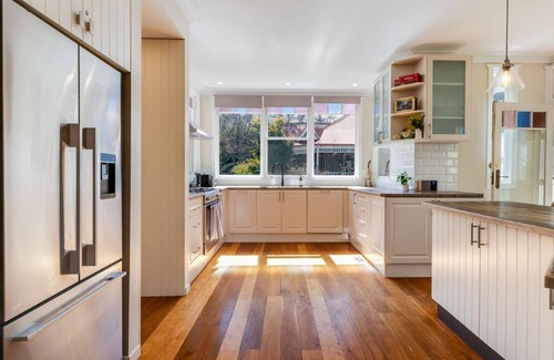 Leura House | Guest Rated: 9.8 at Twenty 2 Abbey in Leura with Breakfast