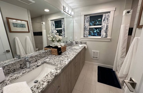 Sudden Valley House | Steps from the Beach: Waterfront Retreat with Pool & Spa