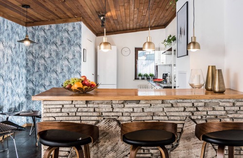 City Centre Apartment | Discover Two Comfortable Units in the Heart of Town