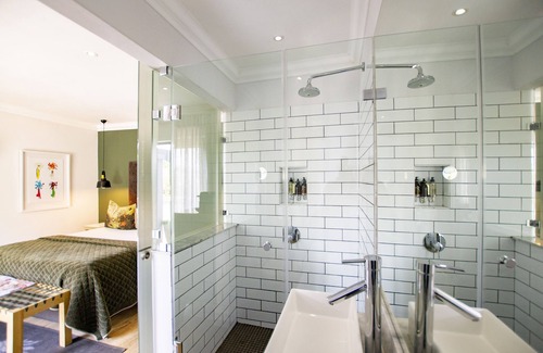 Stellenbosch Central House | Twice Central Guesthouse: Family-Friendly Stay with Pool