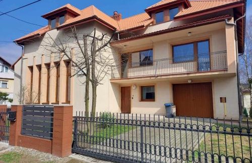 Przemysl Apartment | Family-Friendly Twierdza Przemyśl Lux Apartament - 8.5/10
