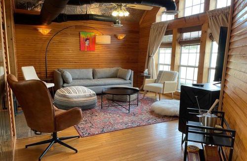 Fredericksburg House | Pet-Friendly Twilight Ranch with Hot Tub & Exceptional Reviews
