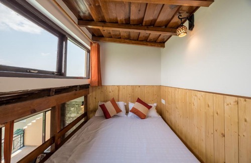 Kasiyalekh Apartment | Cozy Twilight Ridge Studio with Wi-Fi and Hill Views