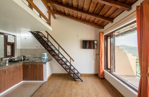 Kasiyalekh Apartment | Cozy Twilight Ridge Studio with Wi-Fi and Hill Views
