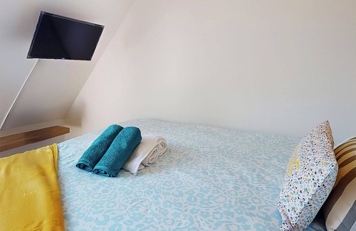 Vincennes Apartment | TWIN 1 & 2 STUDIOS METRO PARIS DISNEY WIFI RER A