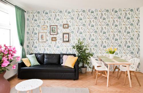 Wahring Apartment | Family-Friendly Twin Apartment with Top Guest Ratings