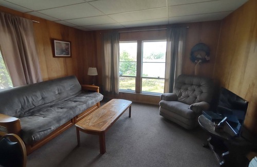 Tomahawk Cabin | Discover Twin Bay Resort Cabin #2 with Lake Views & Pool