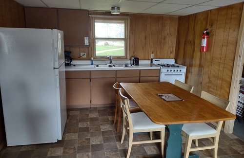 Tomahawk Resort | Relax at Twin Bay Resort's Cozy Lakeside Cabin #3