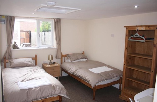 Hedon House | Top-Rated Twin Bays: Family-Friendly & Accessible Stays