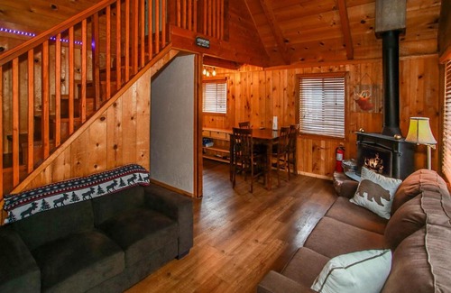 Sugarloaf House | Family-Friendly Twin Bear with Kitchen & Perfect 10 Rating