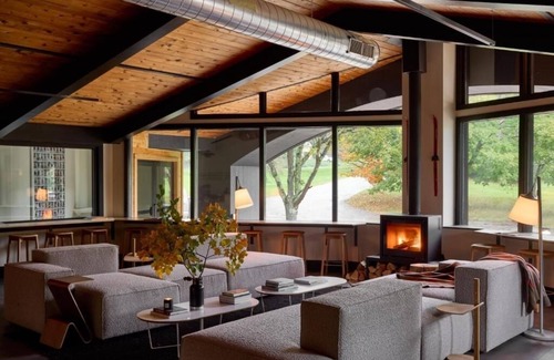 Stowe Area Hotel | Twin Bunk | Tälta Lodge, a Bluebird by Lark | with Indoor Swimming Pool