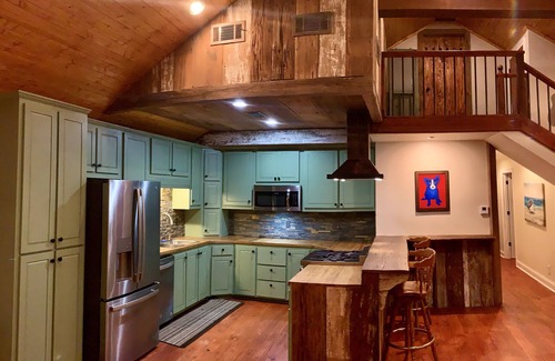 Jarreau House | Exceptional Twin Cypress on False River - Pet & Child Friendly