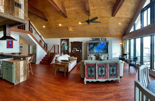 Jarreau House | Exceptional Twin Cypress on False River - Pet & Child Friendly