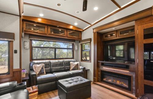 Boerne Other | Unforgettable Twin Falls RV Glamping Experience at Pinnacle