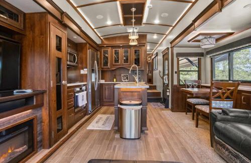 Boerne Other | Unforgettable Twin Falls RV Glamping Experience at Pinnacle