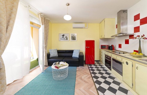 Villejuif Apartment | Family-Friendly Twin House Near Paris with Great Amenities