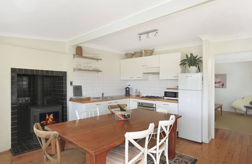 Fitzroy Falls Cottage | Cozy Twin Oaks Cottage - Fitzroy Falls with Ocean Views