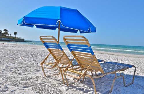 Siesta Key Hotel | Discover Twin Palms at Siesta: Beachfront Bliss Awaits