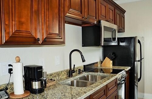 Siesta Key Hotel | Relaxing Twin Palms at Siesta: Top Amenities & 9.6 Rating